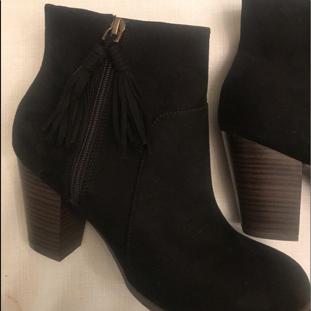 Women Old Navy booties